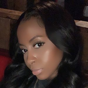 Meet your Posher, Pearl'e